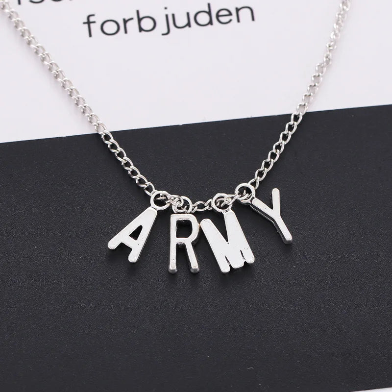 Collar con letras del ejército para mujer, K-POP Jin Jimin SUGA Jungkook Rap Monster, collar con letras de aleación, regalo de joyas de fiesta a la moda para niña