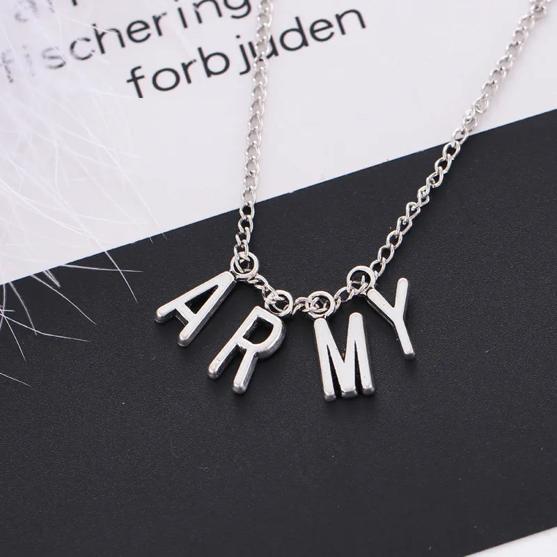 Collar con letras del ejército para mujer, K-POP Jin Jimin SUGA Jungkook Rap Monster, collar con letras de aleación, regalo de joyas de fiesta a la moda para niña