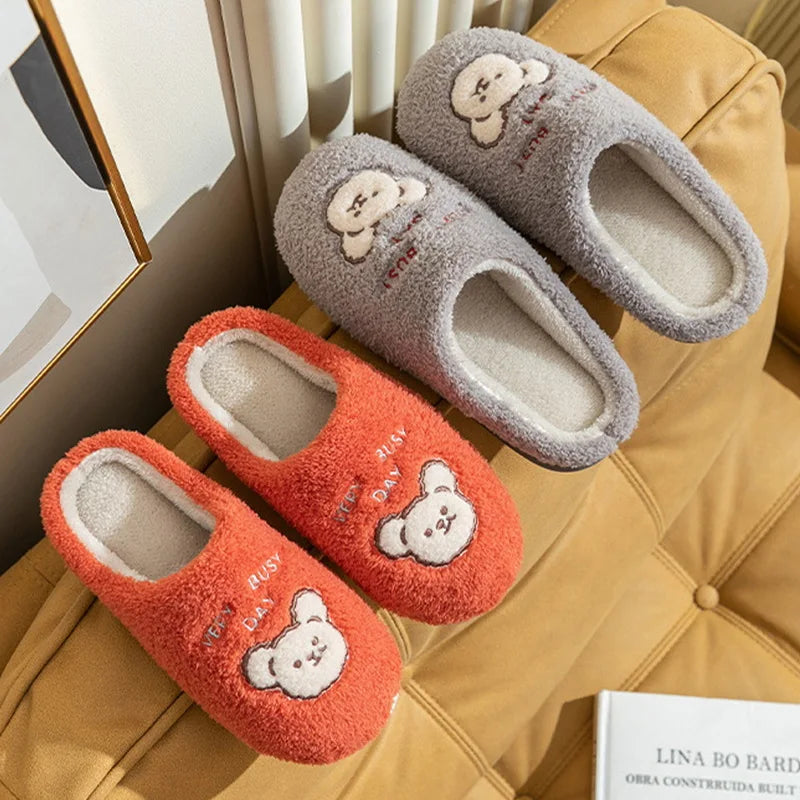 Zapatillas de invierno de piel para el hogar para mujer, zapatos de algodón para dormitorio con oso de dibujos animados, suaves y cálidos, suela antideslizante esponjosa para hombre y mujer