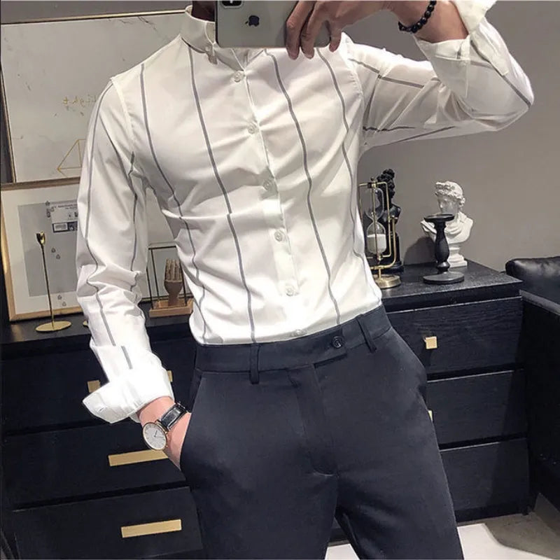 Camisa para hombre, moda coreana, estilo básico a rayas, traje ajustado sin planchar, cuello POLO, moda de un solo pecho, viaje ,informal,blanca o negra