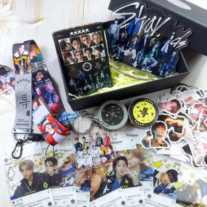 Kpop Stray Kids-álbum de 5 star, caja de regalo, pegatinas para sesiones fotográficas, cinta adhesiva, soporte acrílico, Kits de combinación para regalo de colección de Fans